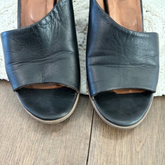 Leather Black open toe shoes - Picture 4 of 7